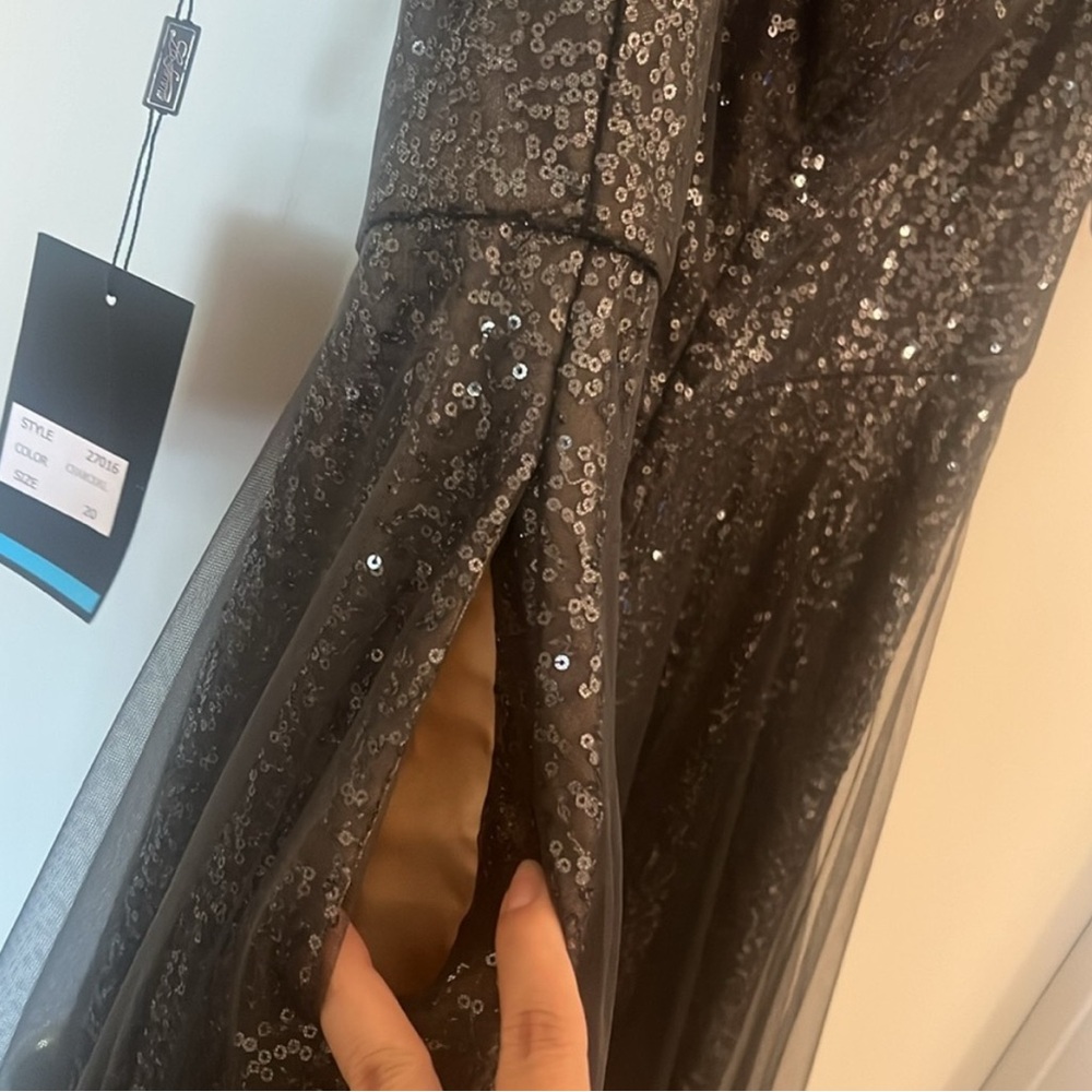 Le Femme Formal Evening Dress - Picture 9 of 16
